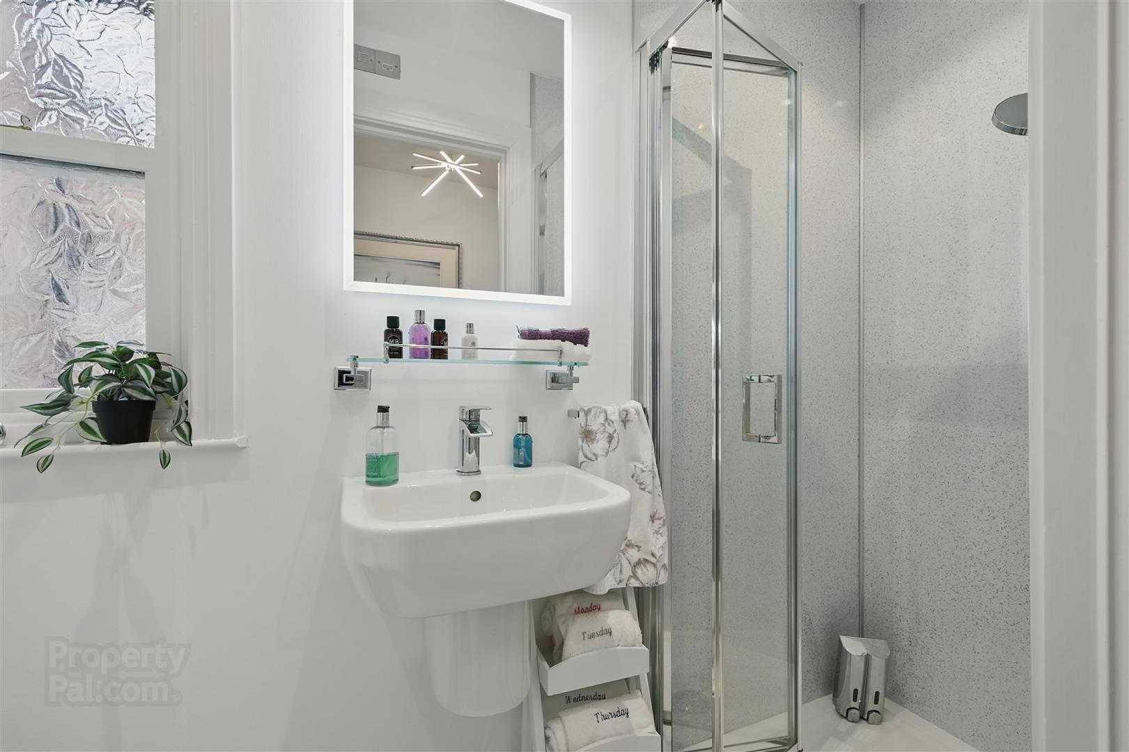 16a Myrtlefield Park 15 of 24