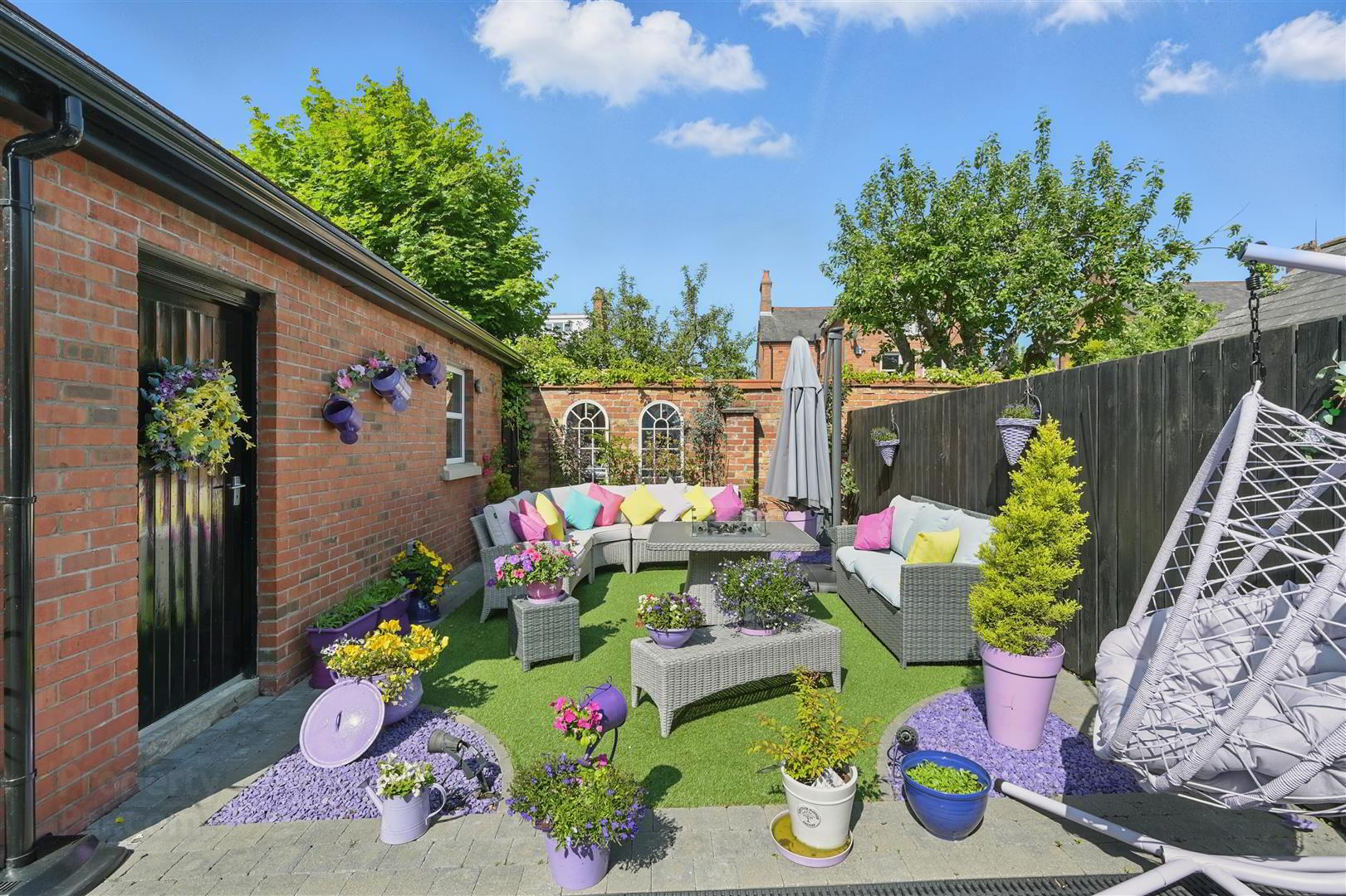 16a Myrtlefield Park 23 of 24