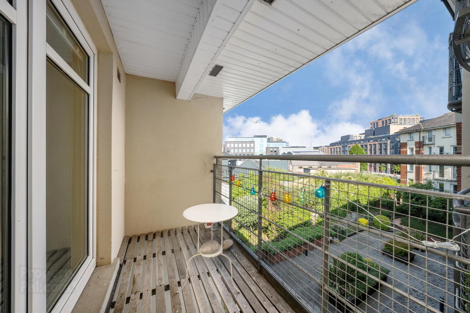 108 Newmarket Square 17 of 26
