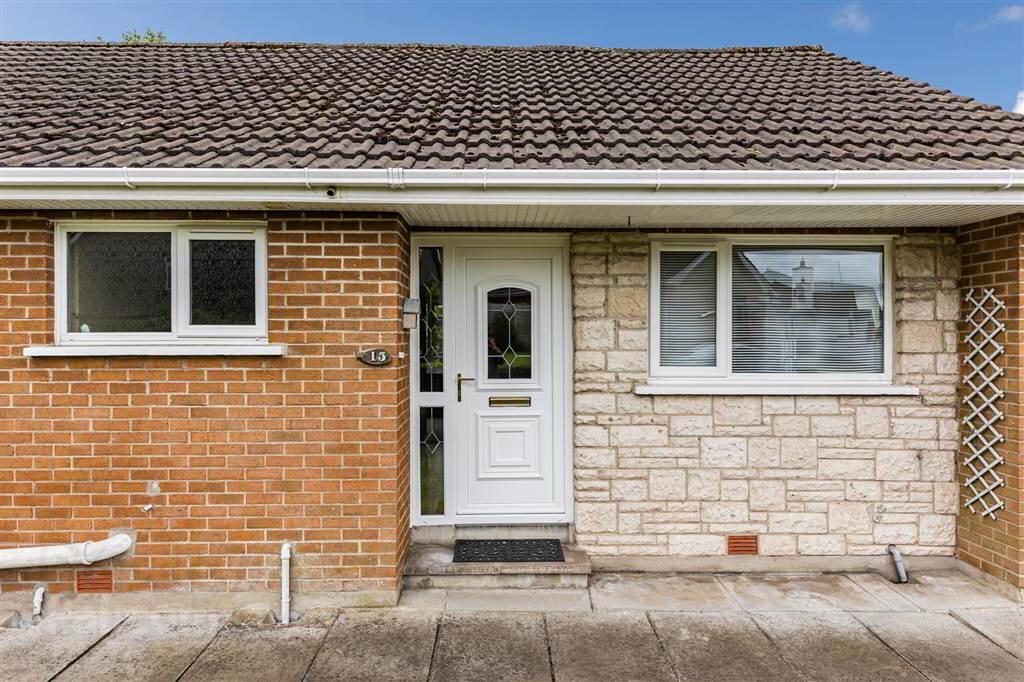 15 Traherne Gardens 3 of 27