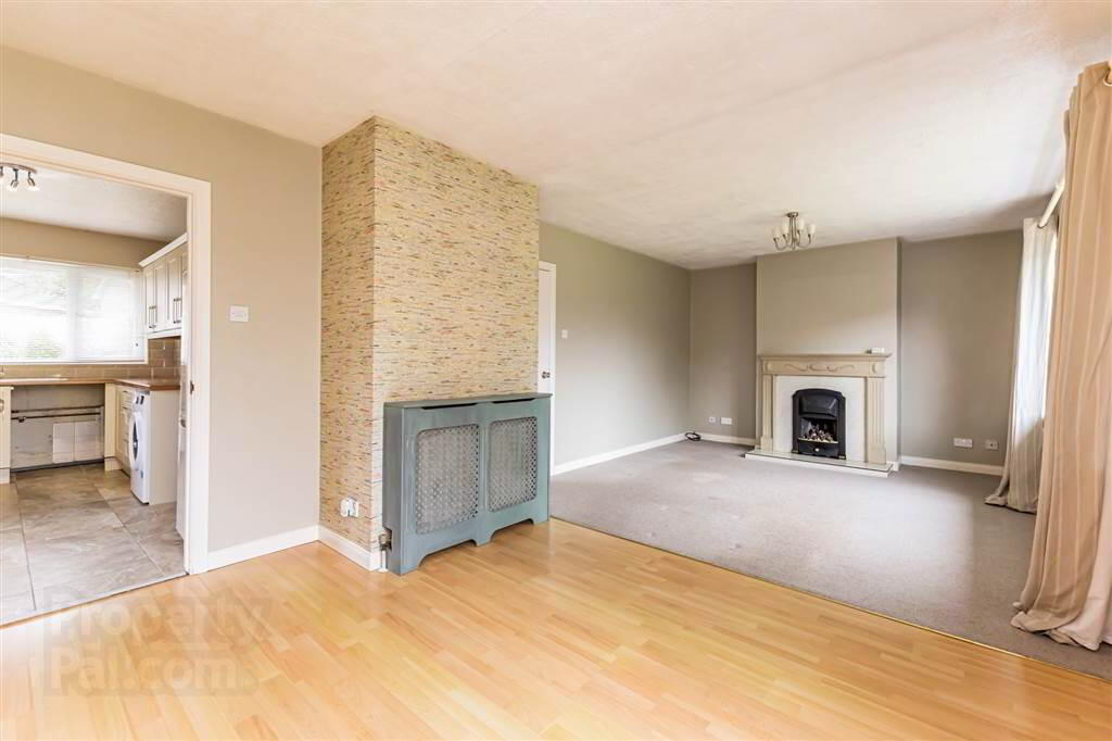 15 Traherne Gardens 11 of 27