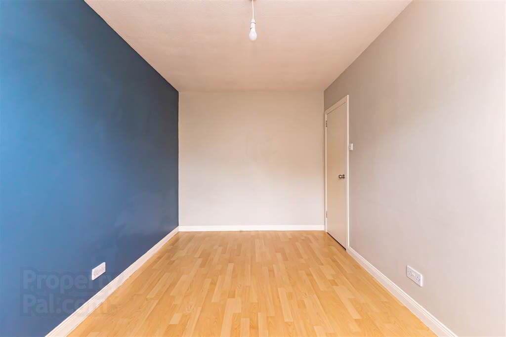 15 Traherne Gardens 18 of 27