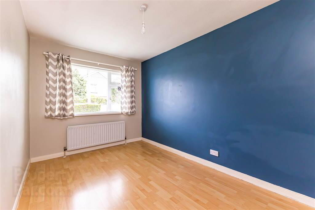 15 Traherne Gardens 17 of 27