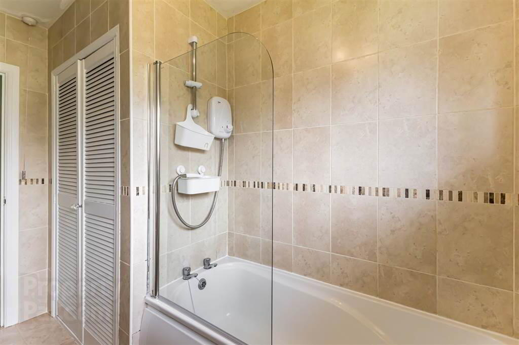 15 Traherne Gardens 21 of 27