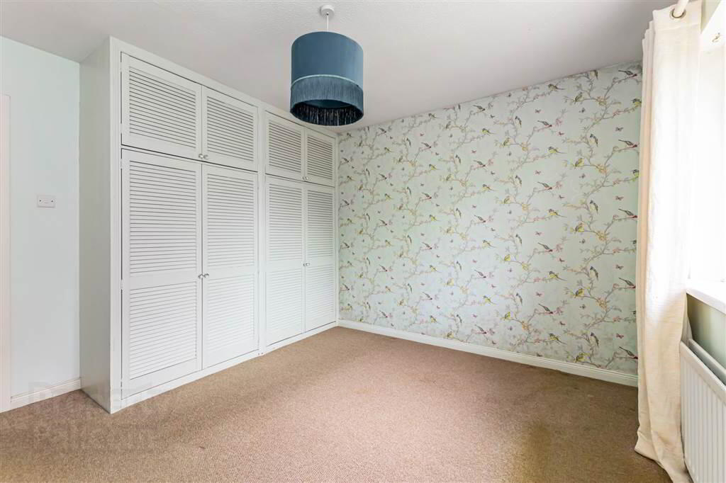 15 Traherne Gardens 16 of 27