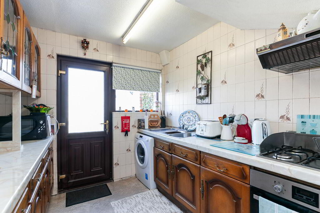 84 Lisavon Street 8 of 22