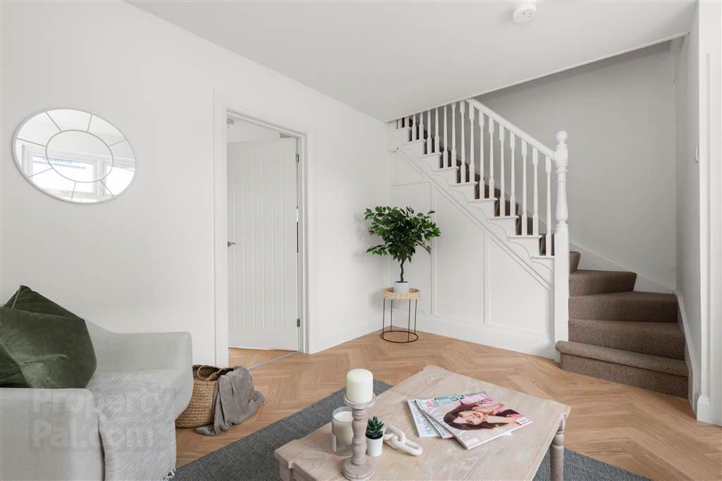 13 Upper Princes Street 8 of 32