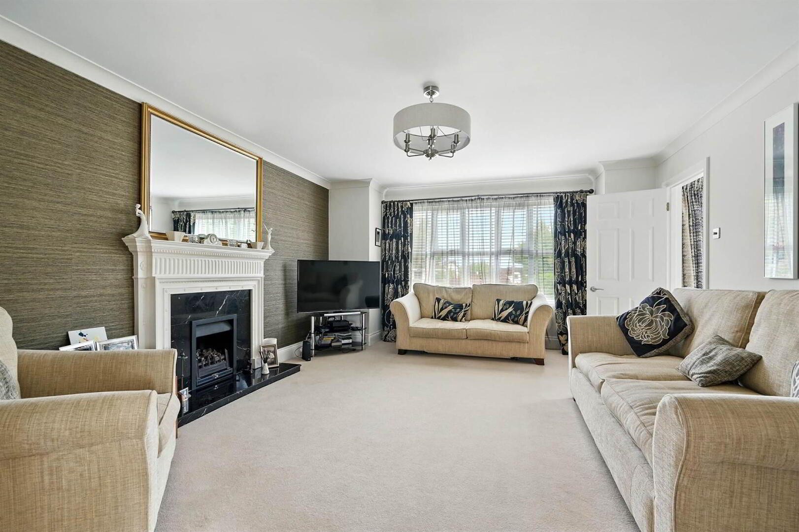 32 Meadowbank 6 of 30