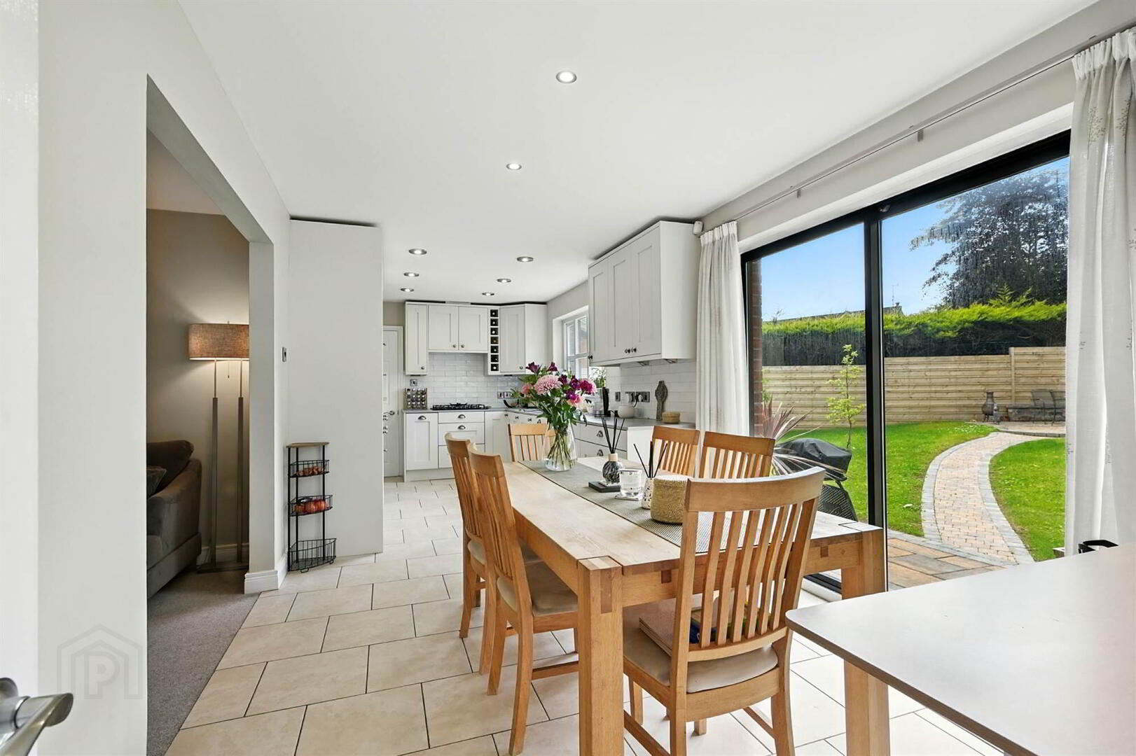 32 Meadowbank 11 of 30