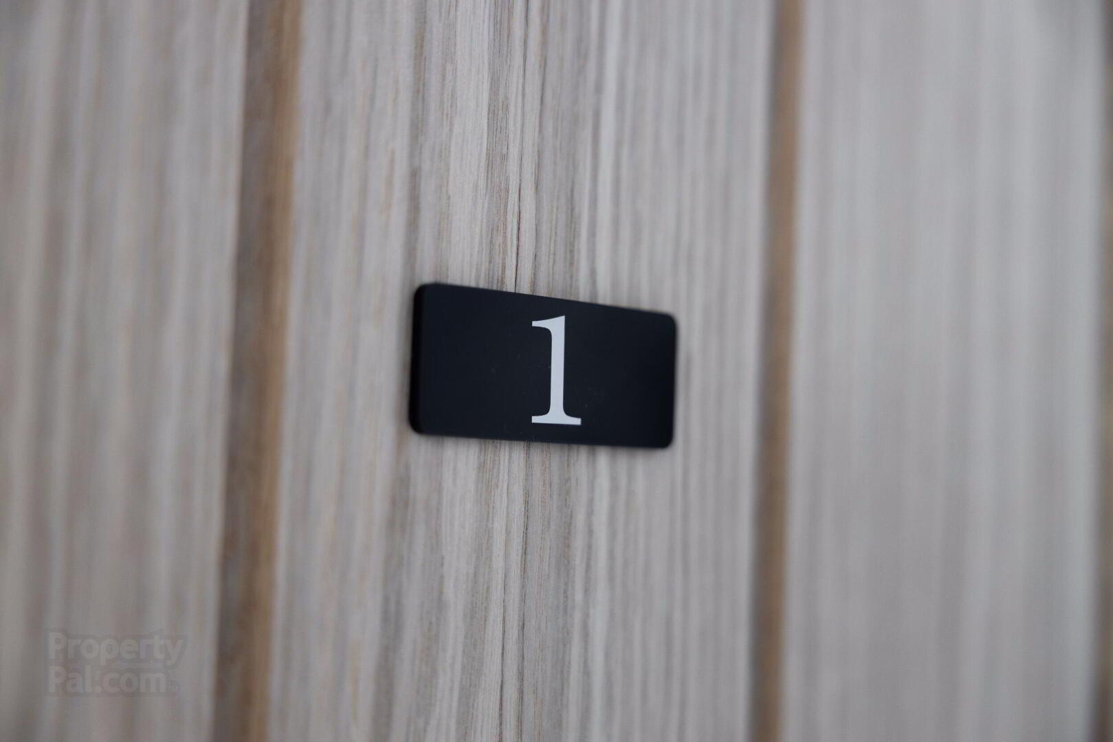 Room 1, 24 Windsor Avenue 4 of 41
