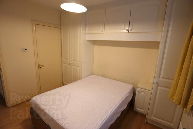 Apt, 17 St Catherines 9 of 14