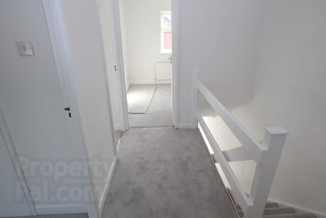 2 Riverside Crescent 11 of 17