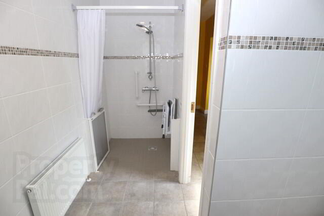 11 Broadmeadow Road 7 of 14