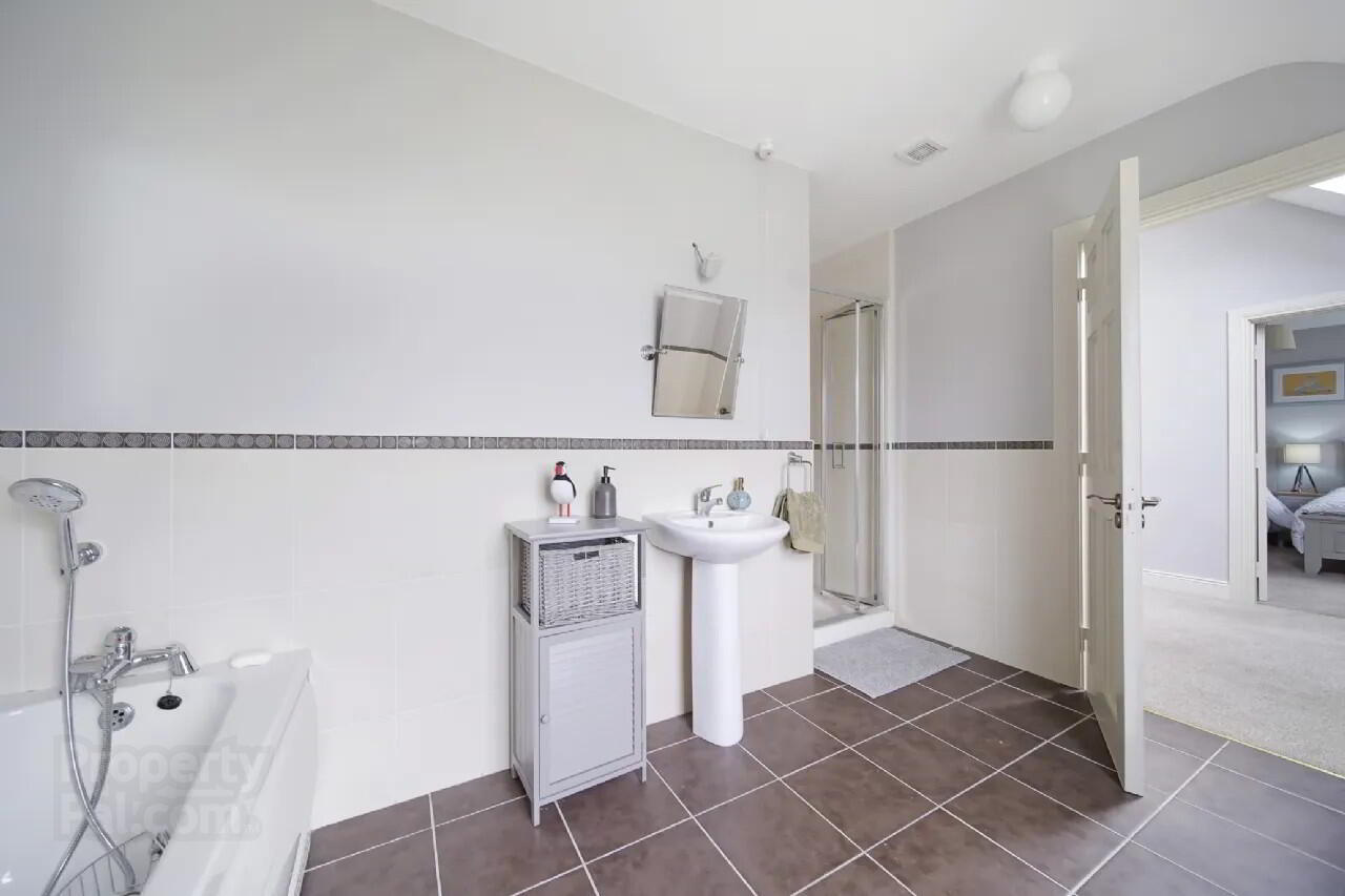 Sand Piper Lodge, 1 Ballymastocker Heights 32 of 41