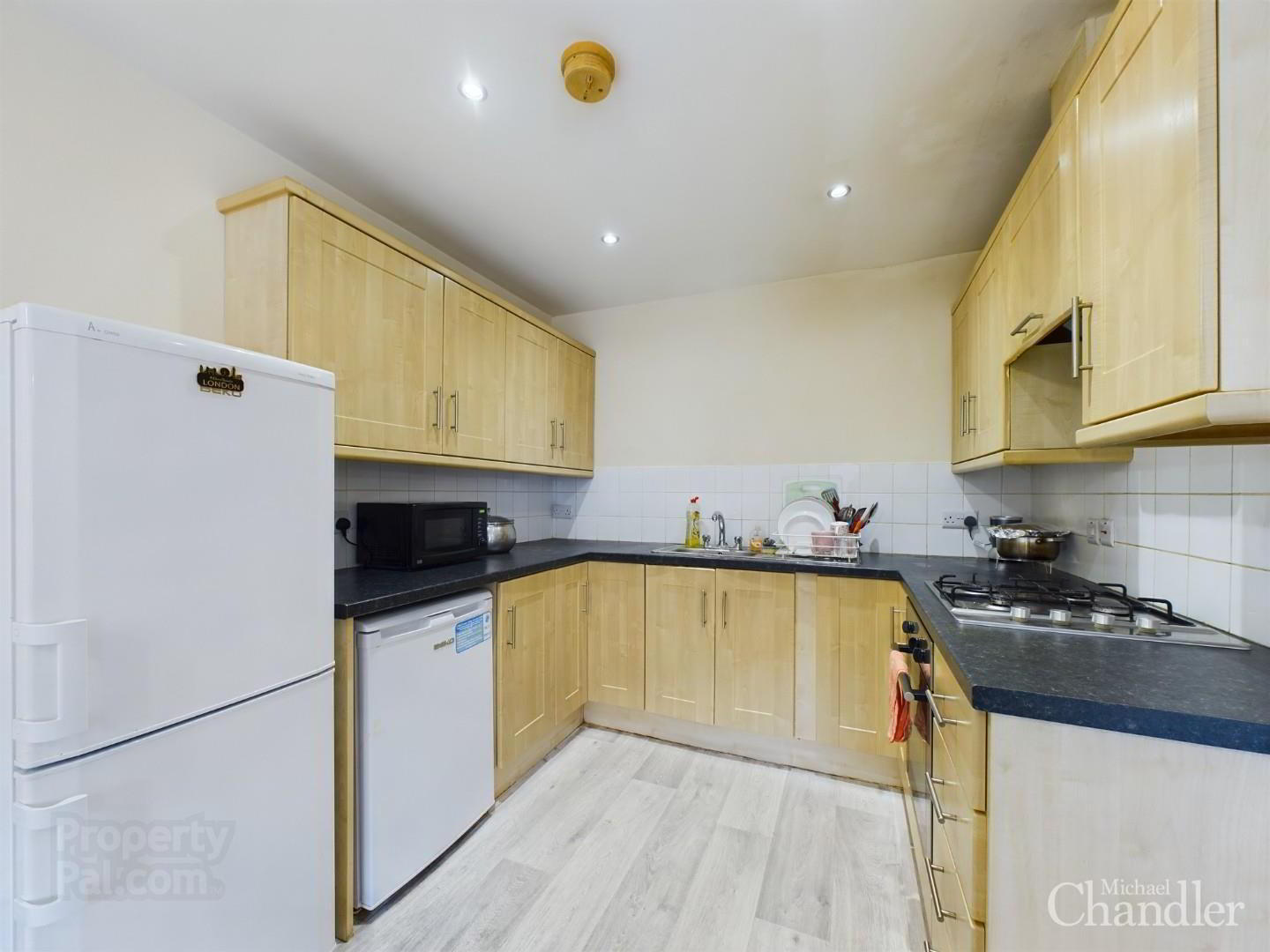 107 College Court Central 6 of 13