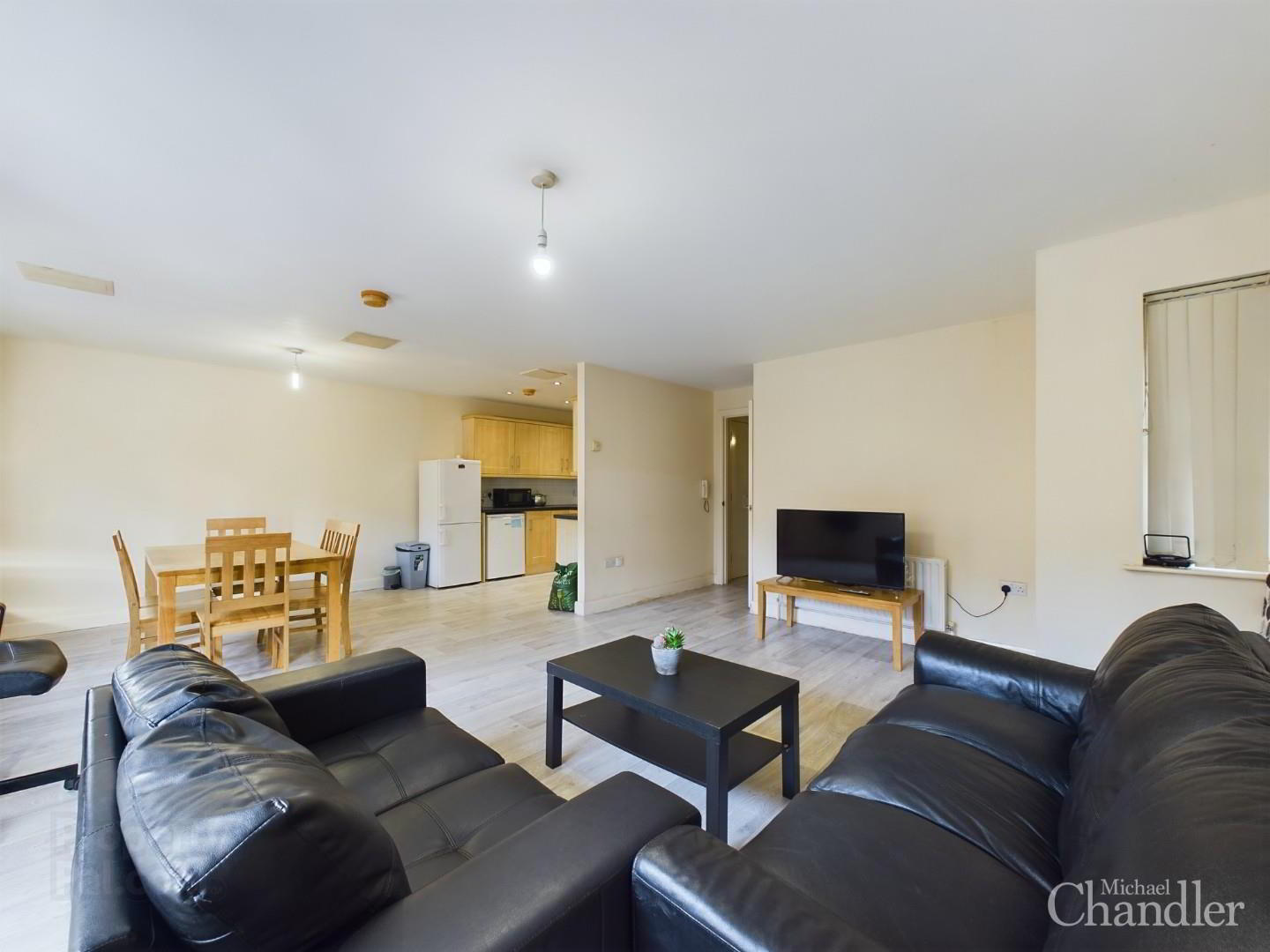 107 College Court Central 5 of 13