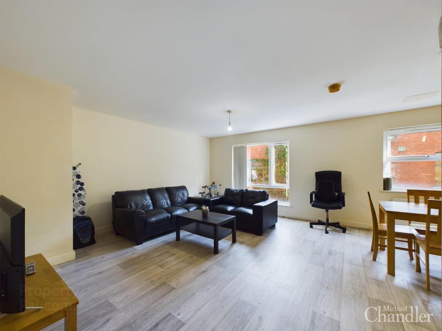 107 College Court Central 4 of 13