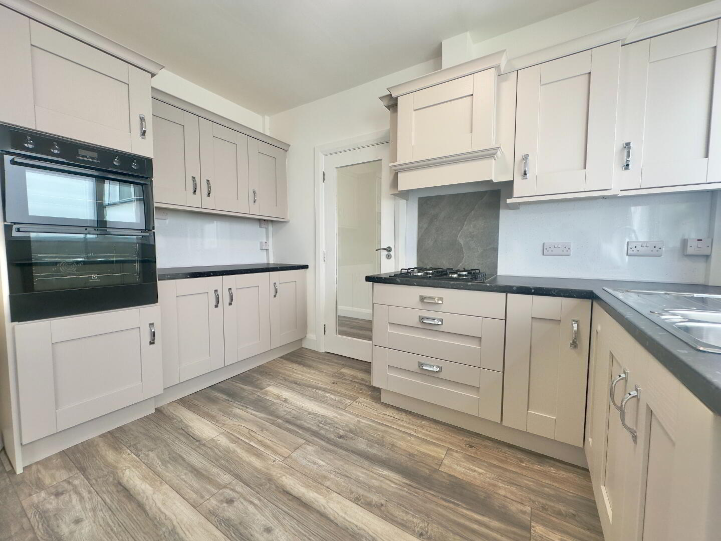 13 Beechwood Avenue 6 of 22