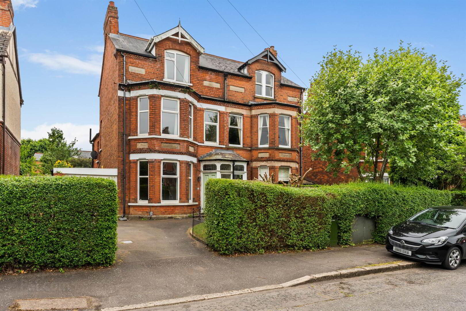 13 Cyprus Gardens 1 of 16