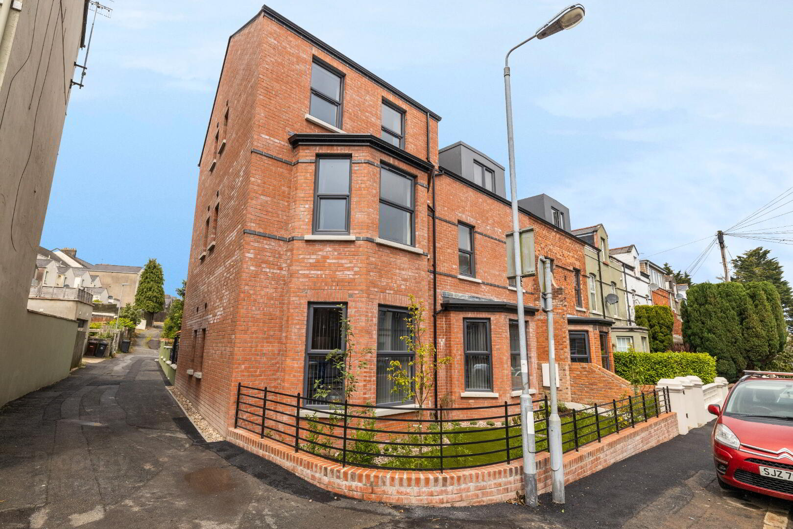 Room 2, 80 Southwell Road 1 of 7