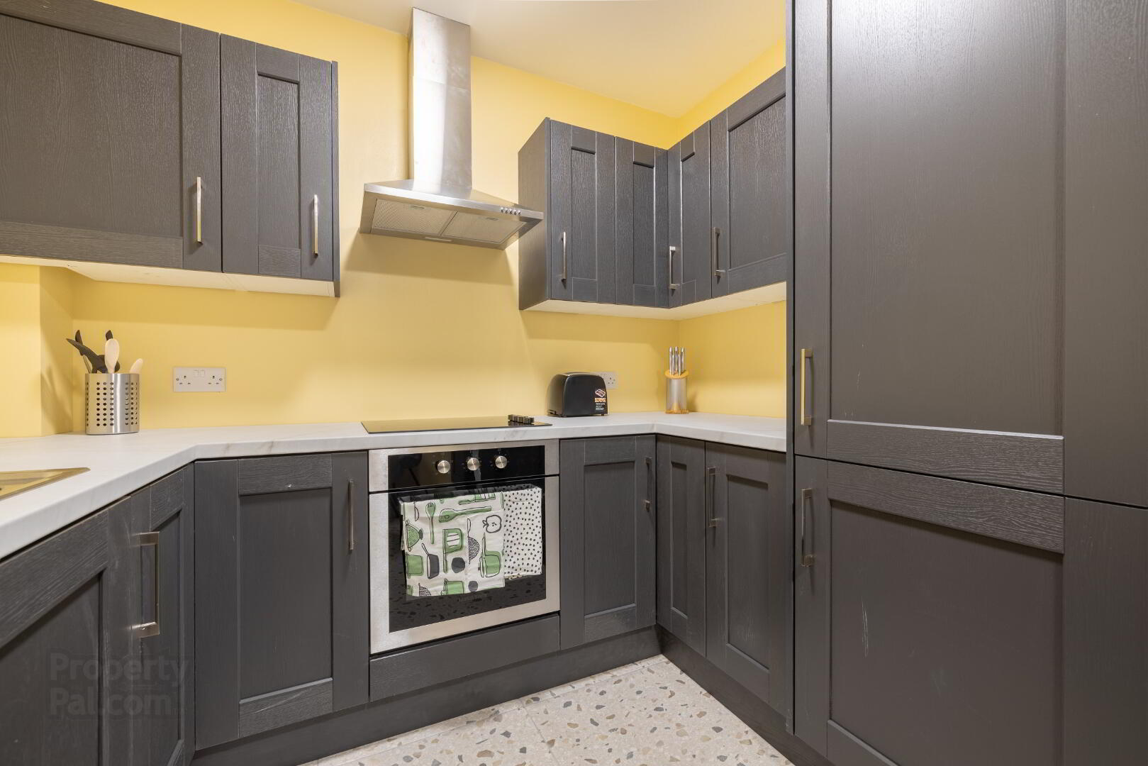 Room 2, 80 Southwell Road 7 of 7