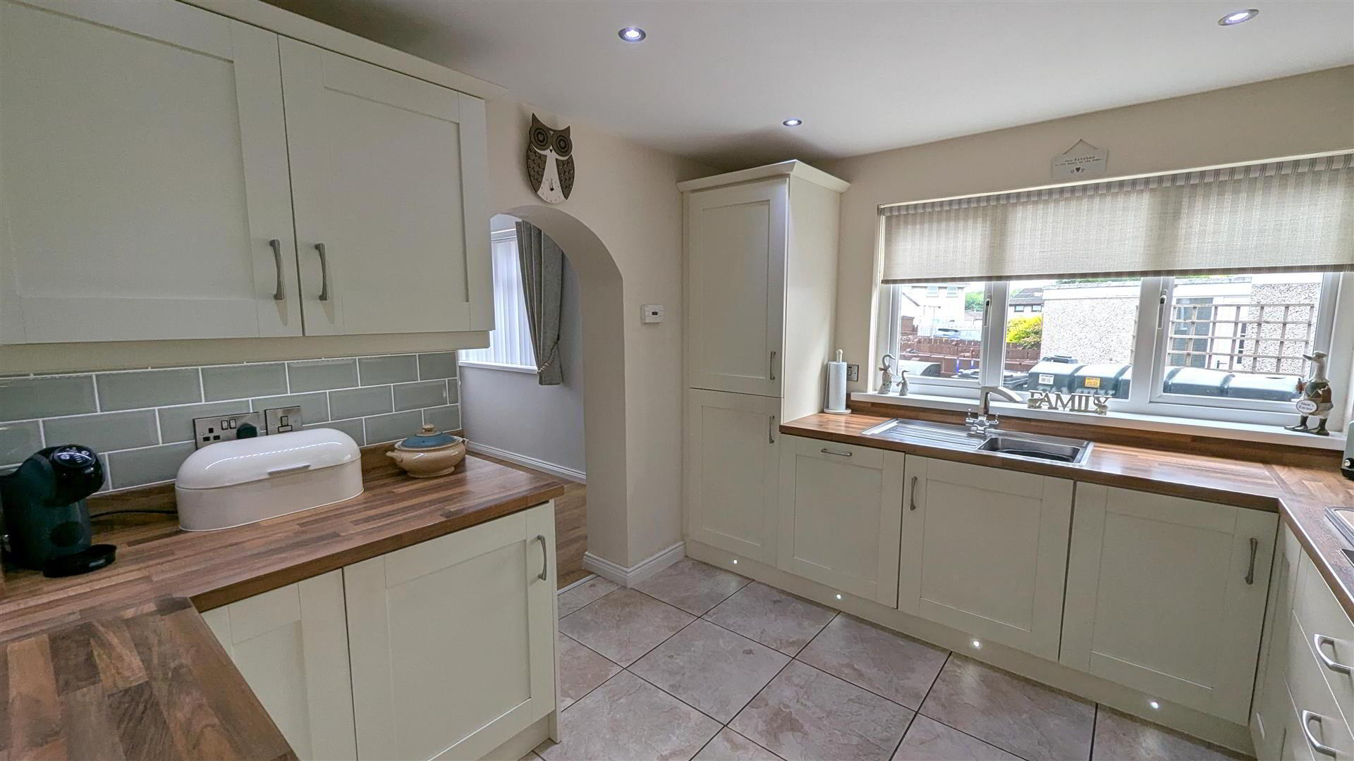 15 Hawkswood 16 of 35