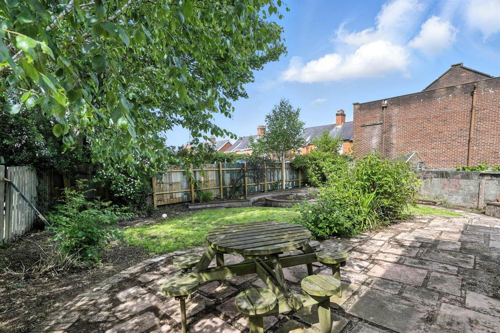 13 Lille Park 16 of 19