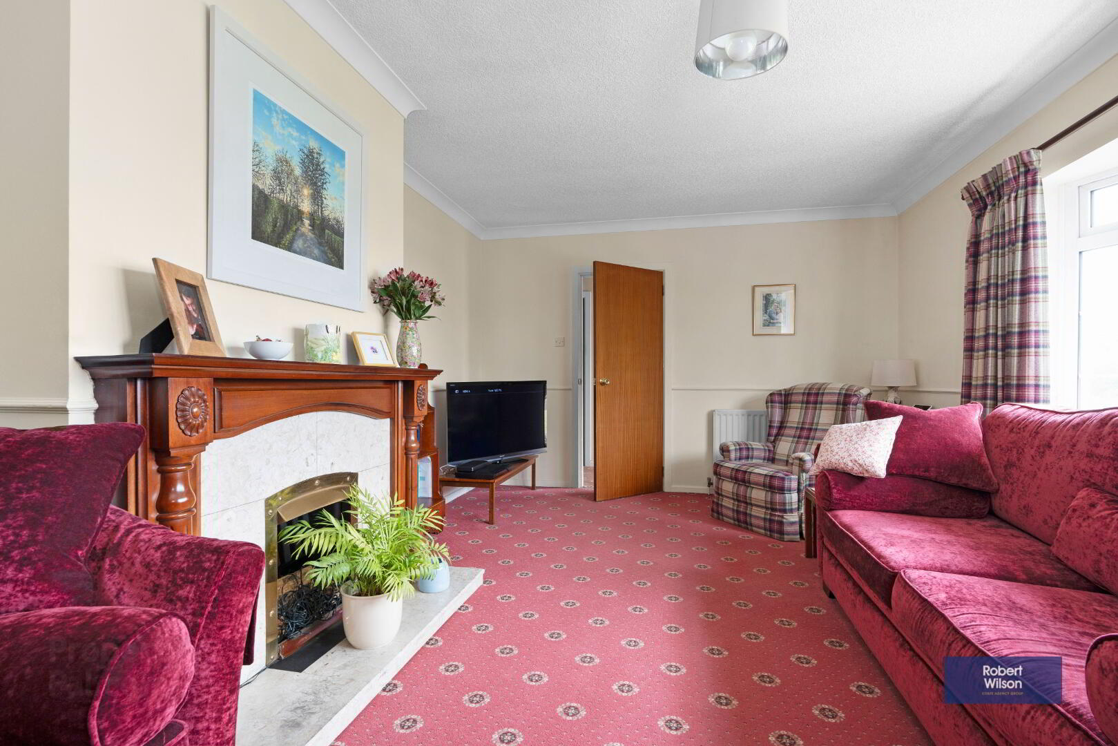 37 Coachmans Way 4 of 16
