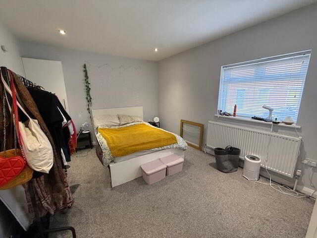 Apt 1 - 68 Surrey Street 6 of 9