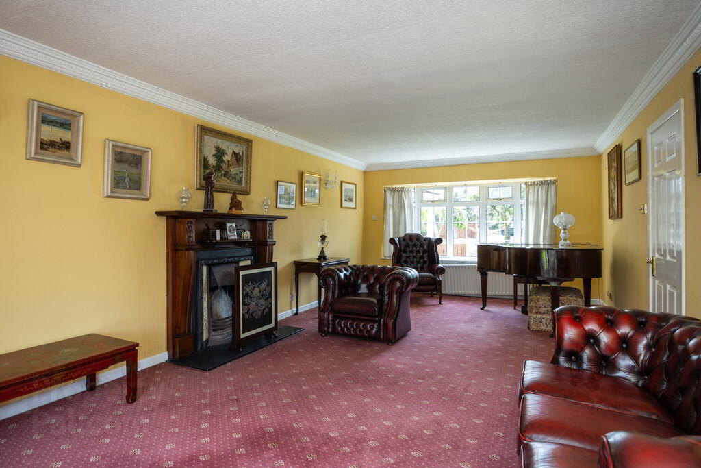 26 Olde Forge Manor 4 of 44