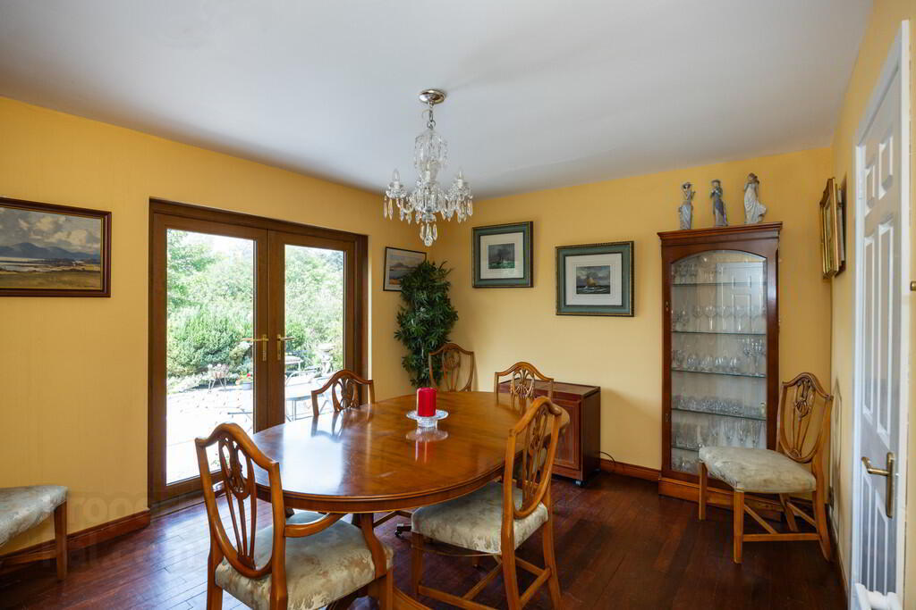 26 Olde Forge Manor 6 of 44