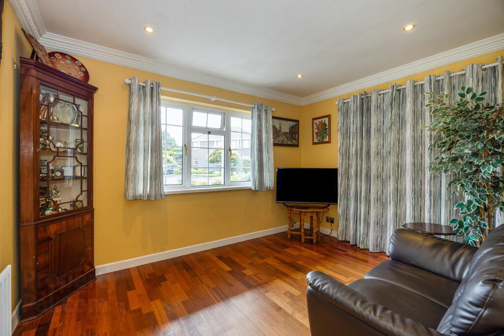 26 Olde Forge Manor 8 of 44
