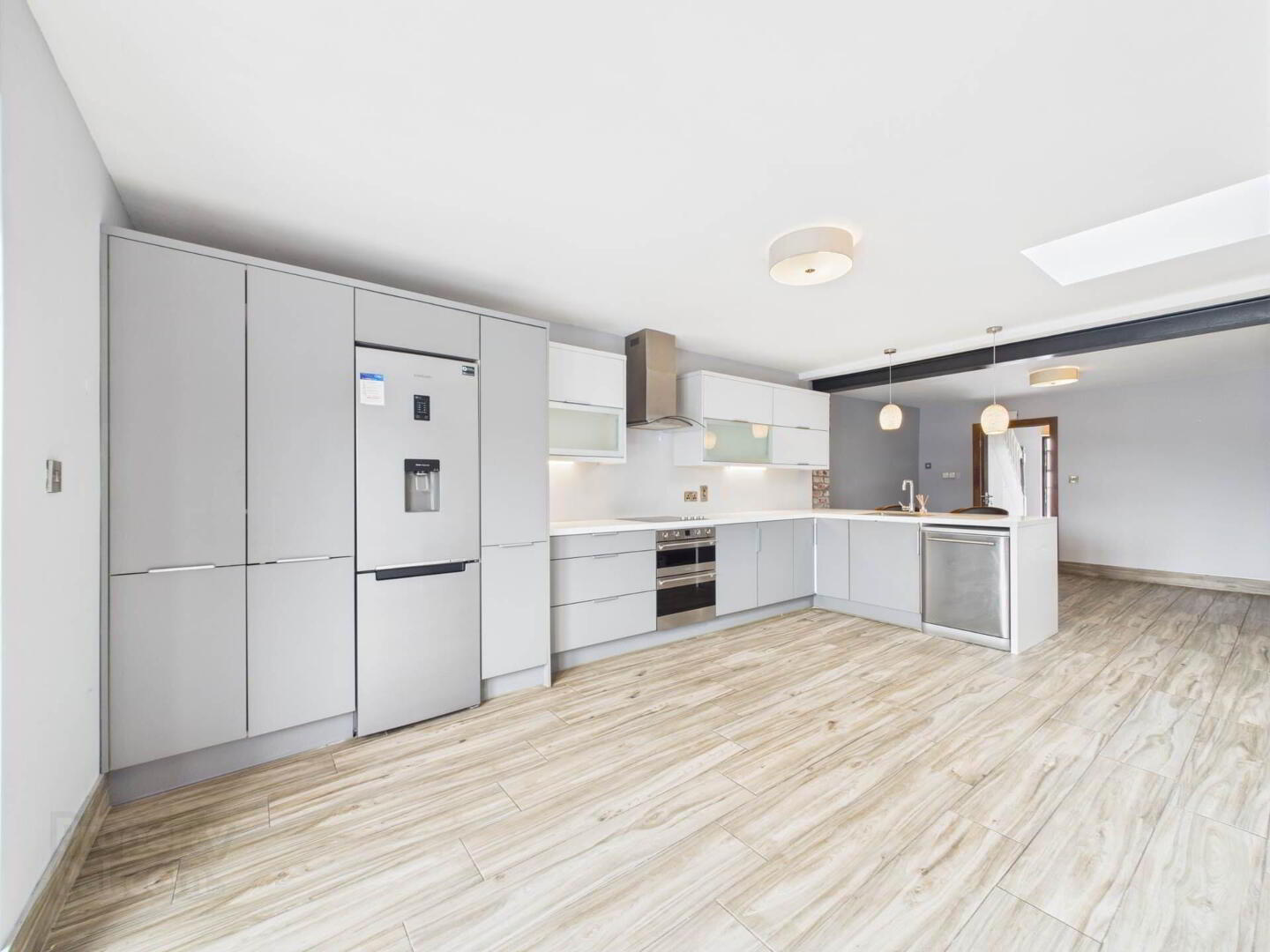 49 Morrissons Avenue 6 of 21