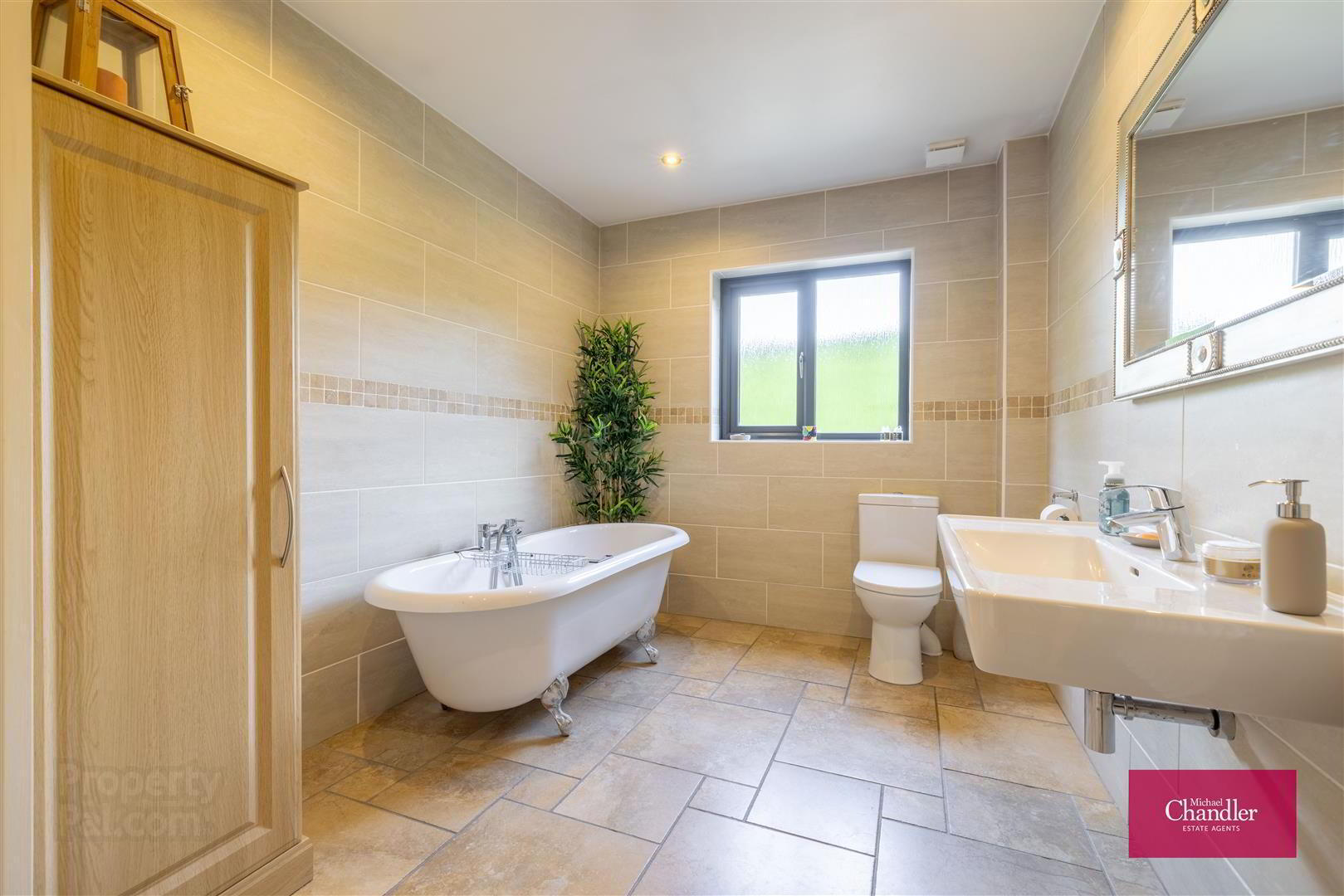 41 Lisleen Road South 23 of 59