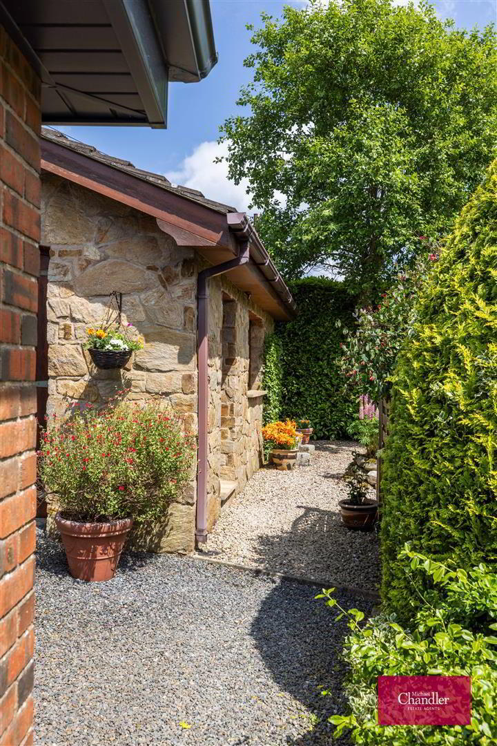 41 Lisleen Road South 43 of 59
