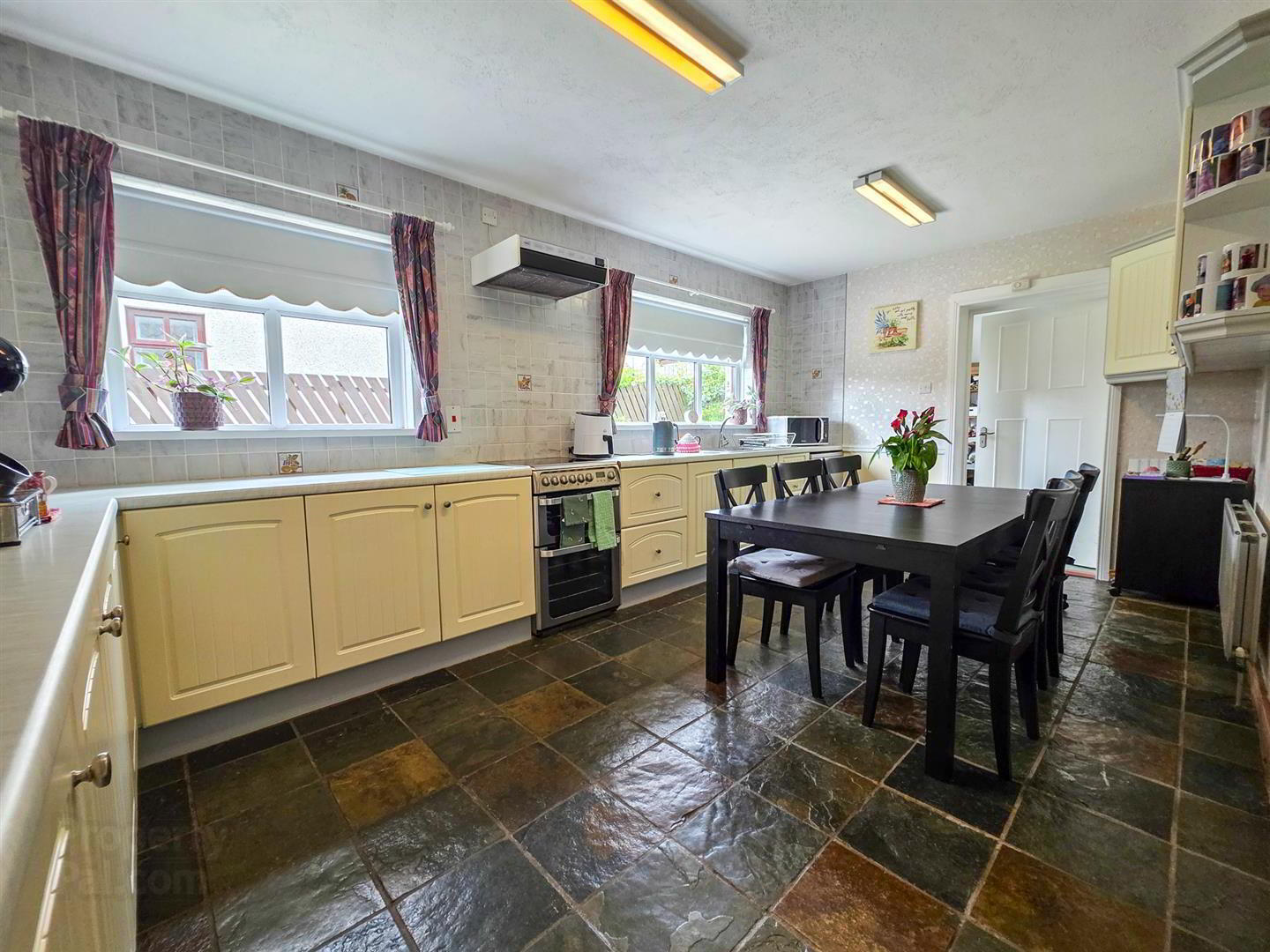 23 Craiglands Manor 14 of 41