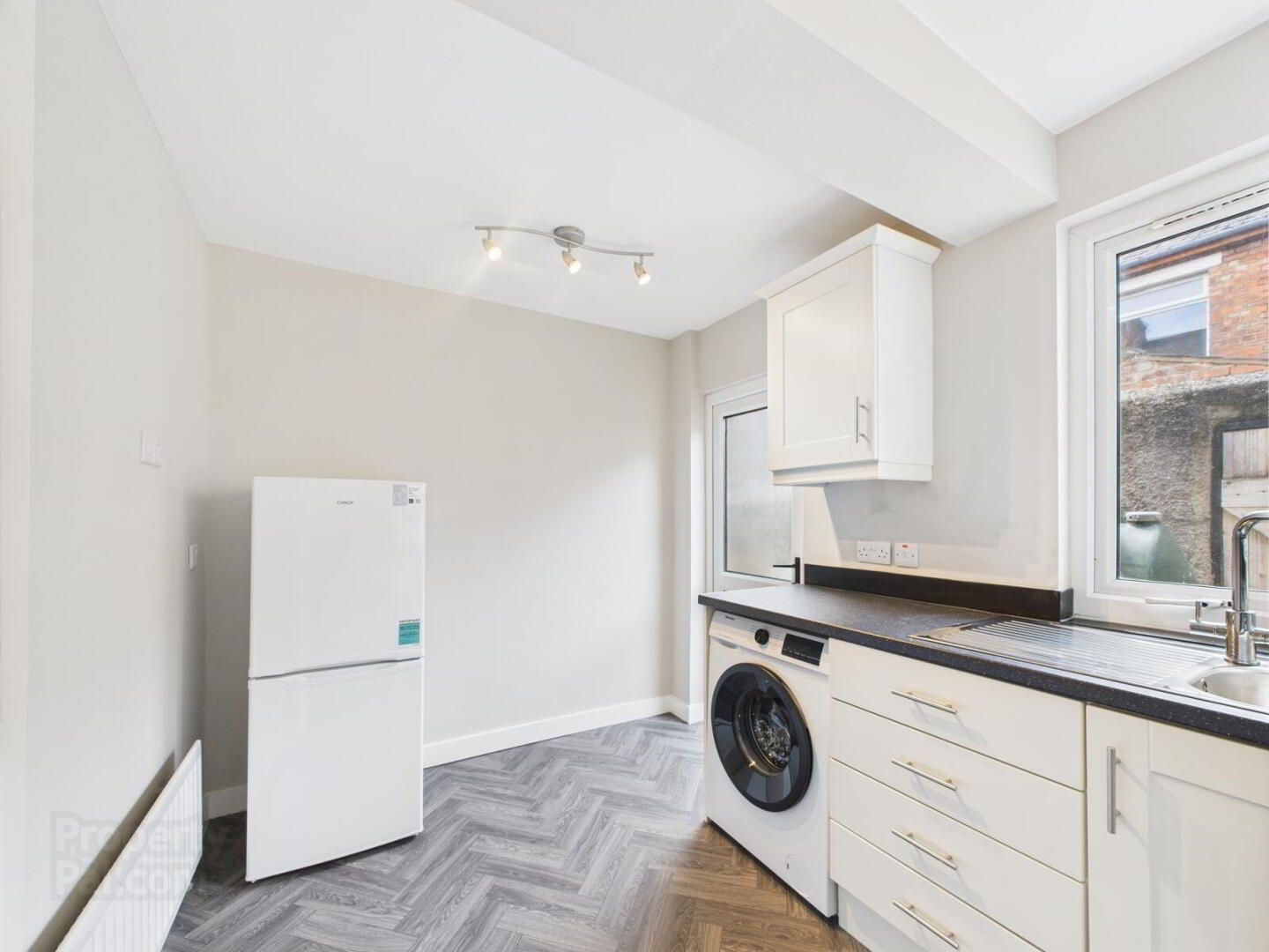18 Kensington Avenue 5 of 12