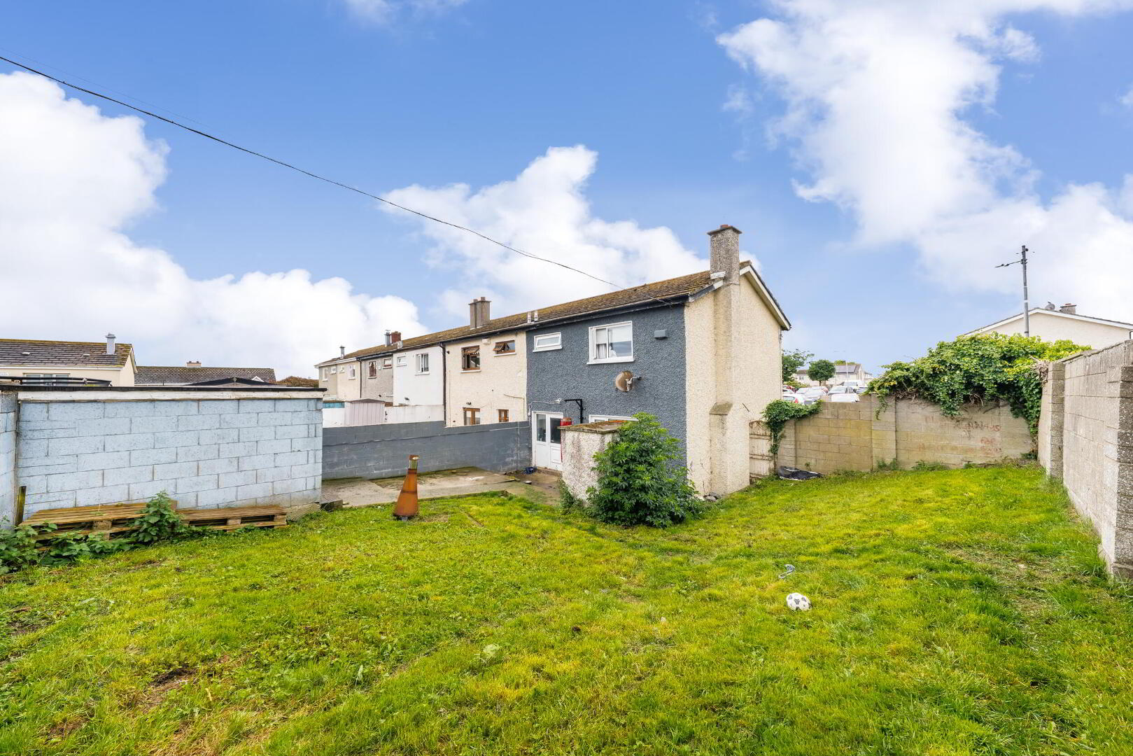 53 Rathvilly Park 1 of 2