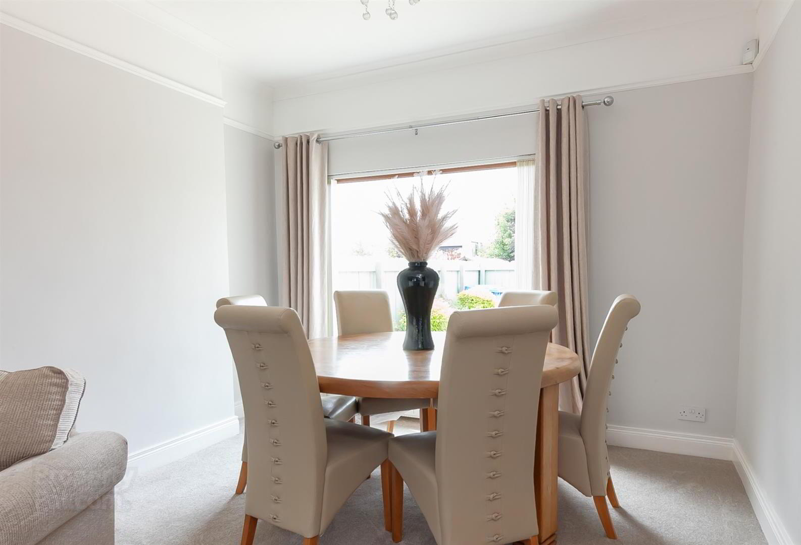 90 Glenarm Road 12 of 44