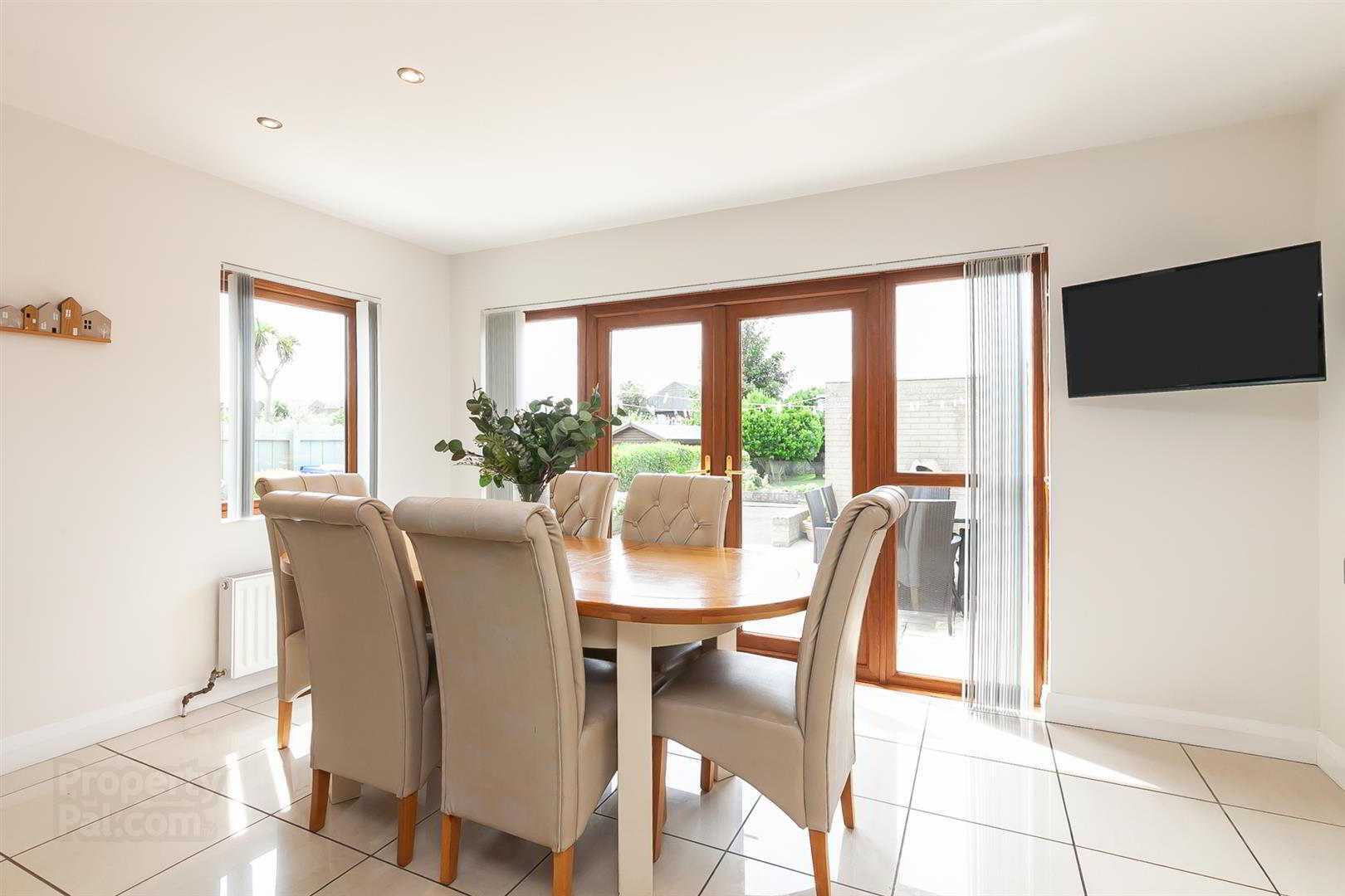 90 Glenarm Road 16 of 44