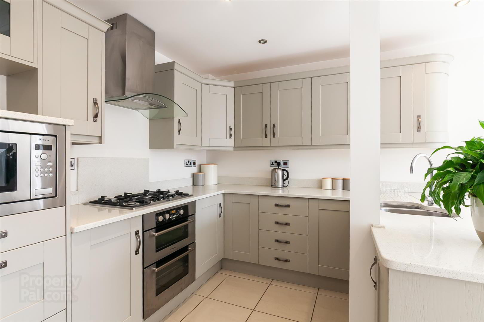 90 Glenarm Road 19 of 44