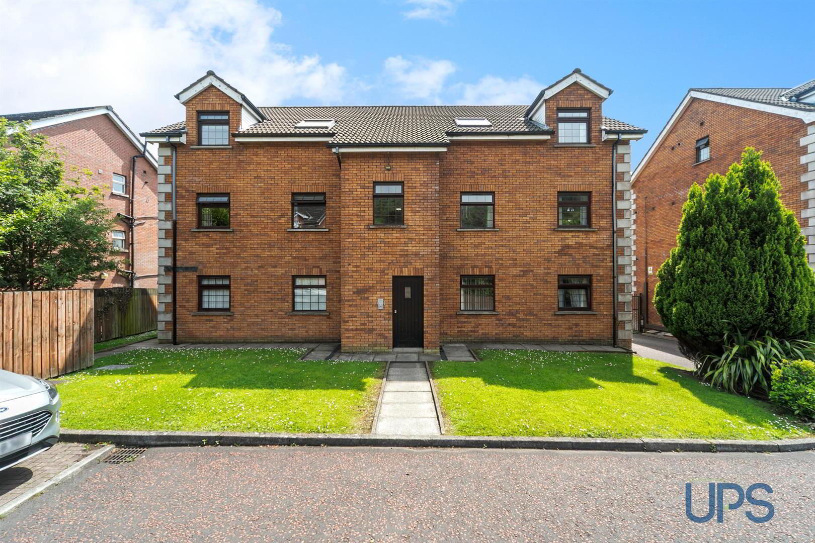 Apt 9b, Aranmor 17 of 18
