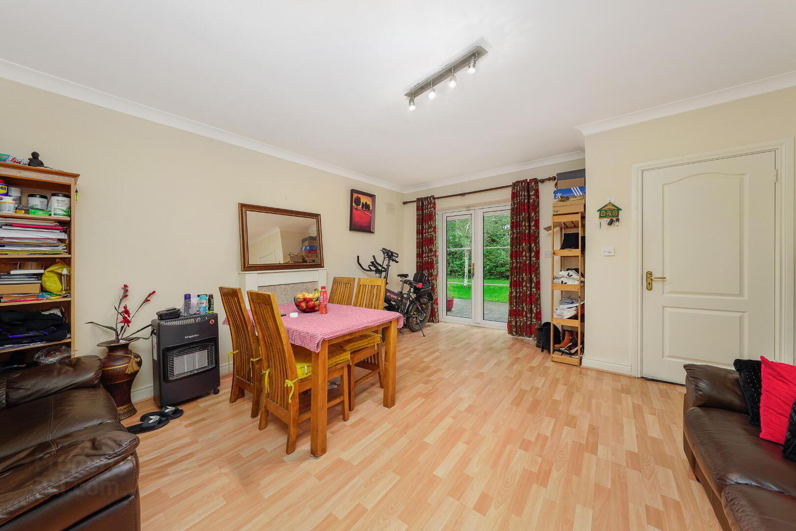 18 Summerseat Court 4 of 13