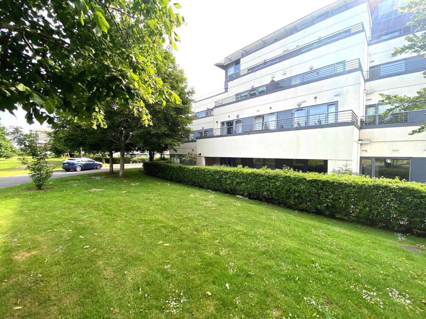 Mercer House, Brennanstown Square 1 of 11