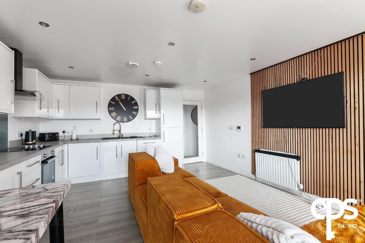 Apt 7, 32 Gardiner Street 8 of 15