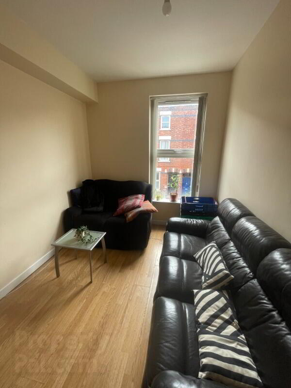 37b Wellesley Avenue 3 of 10