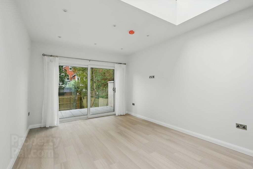 14 Lisburn Avenue 4 of 6