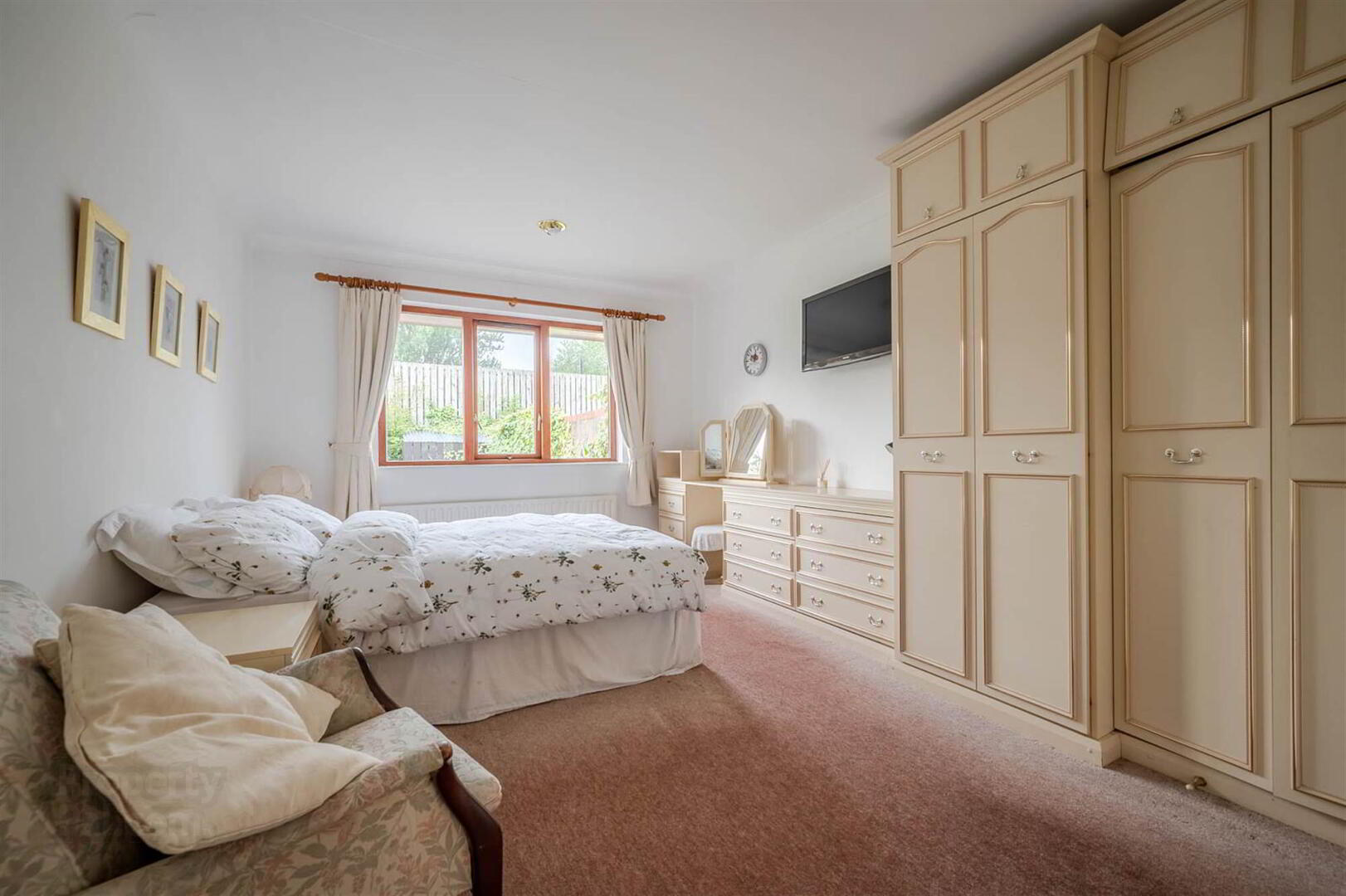 1 Knightsbridge Manor 19 of 29