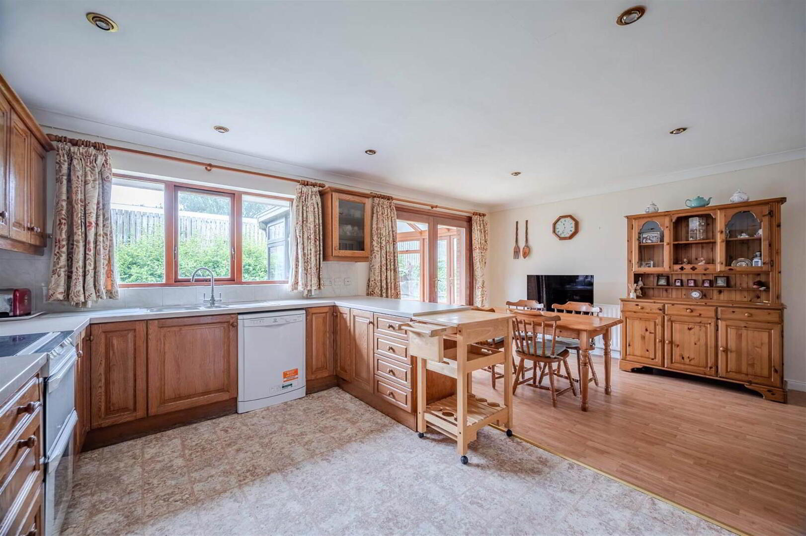 1 Knightsbridge Manor 15 of 29