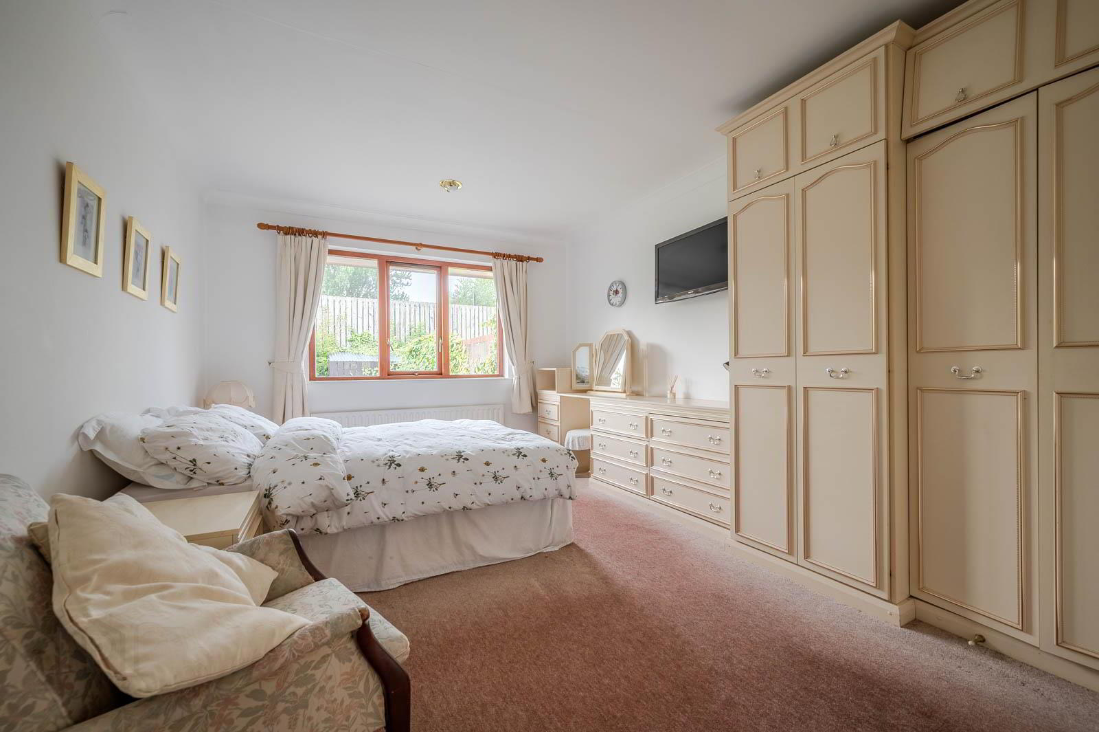 1 Knightsbridge Manor 19 of 30